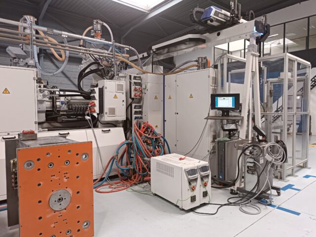 Presse à injecter les thermoplastiques