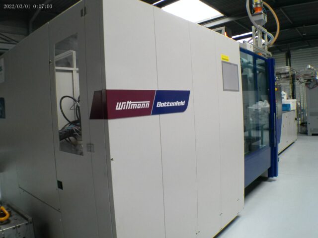 Presse à injection plastique